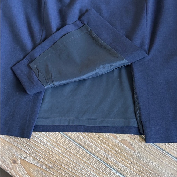 Banana Republic Classic Navy Skirt - Picture 9 of 11